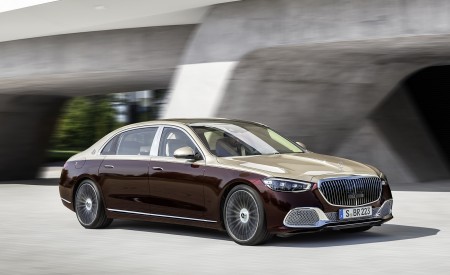 2021 Mercedes-Maybach S-Class (Color: Designo Rubellite Red / Kalahari Gold) Front Three-Quarter Wallpapers 450x275 (8)