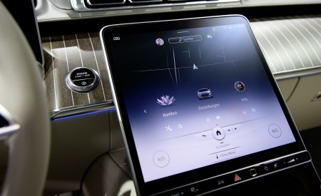 2021 Mercedes-Maybach S-Class (Leather Nappa macchiato beige bronze brown pearl) Central Console Wallpapers 450x275 (55)