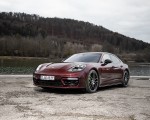2021 Porsche Panamera 4 E-Hybrid (Color: Cherry Metallic) Front Three-Quarter Wallpapers 150x120 (27)