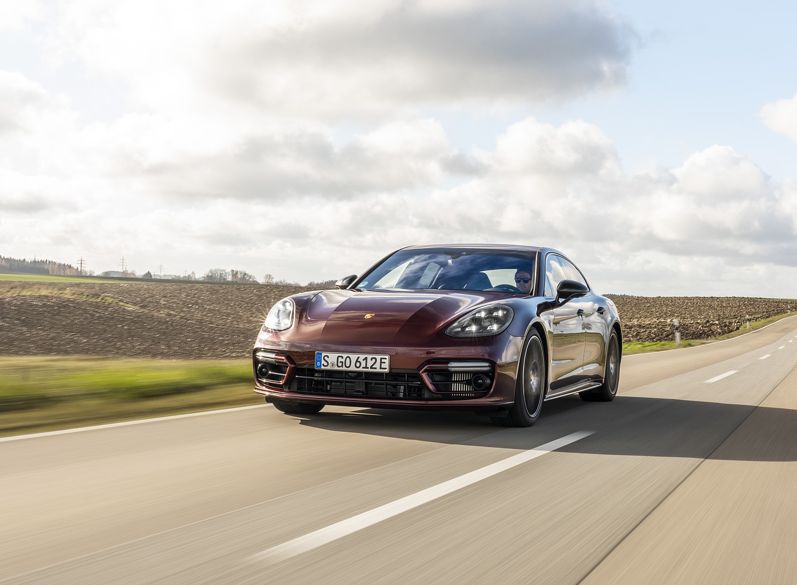 2021 Porsche Panamera 4 E-Hybrid (Color: Cherry Metallic) Front Wallpapers (4)