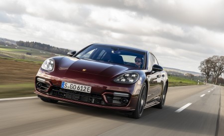2021 Porsche Panamera 4 E-Hybrid (Color: Cherry Metallic) Front Wallpapers 450x275 (21)
