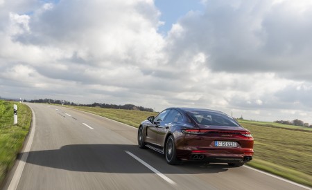 2021 Porsche Panamera 4 E-Hybrid (Color: Cherry Metallic) Rear Three-Quarter Wallpapers 450x275 (12)