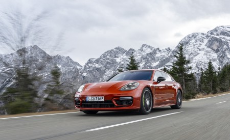 2021 Porsche Panamera 4 E-Hybrid Sport Turismo (Color: Papaya Metallic) Front Three-Quarter Wallpapers 450x275 (8)