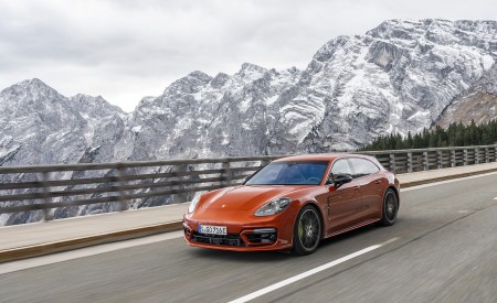 2021 Porsche Panamera 4 E-Hybrid Sport Turismo (Color: Papaya Metallic) Front Three-Quarter Wallpapers 450x275 (9)