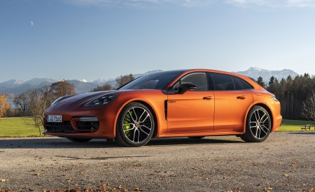 2021 Porsche Panamera 4 E-Hybrid Sport Turismo (Color: Papaya Metallic) Front Three-Quarter Wallpapers 450x275 (21)