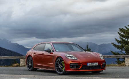 2021 Porsche Panamera 4 E-Hybrid Sport Turismo (Color: Papaya Metallic) Front Three-Quarter Wallpapers 450x275 (16)