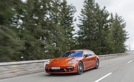 2021 Porsche Panamera 4 E-Hybrid Sport Turismo (Color: Papaya Metallic) Front Three-Quarter Wallpapers 450x275 (6)