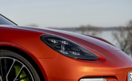 2021 Porsche Panamera 4 E-Hybrid Sport Turismo (Color: Papaya Metallic) Headlight Wallpapers 450x275 (31)