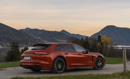 2021 Porsche Panamera 4 E-Hybrid Sport Turismo (Color: Papaya Metallic) Rear Three-Quarter Wallpapers 450x275 (22)