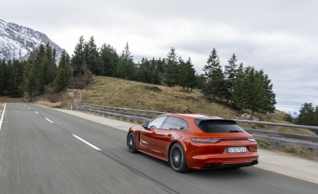 2021 Porsche Panamera 4 E-Hybrid Sport Turismo (Color: Papaya Metallic) Rear Three-Quarter Wallpapers 450x275 (14)