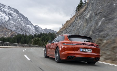 2021 Porsche Panamera 4 E-Hybrid Sport Turismo (Color: Papaya Metallic) Rear Wallpapers 450x275 (15)