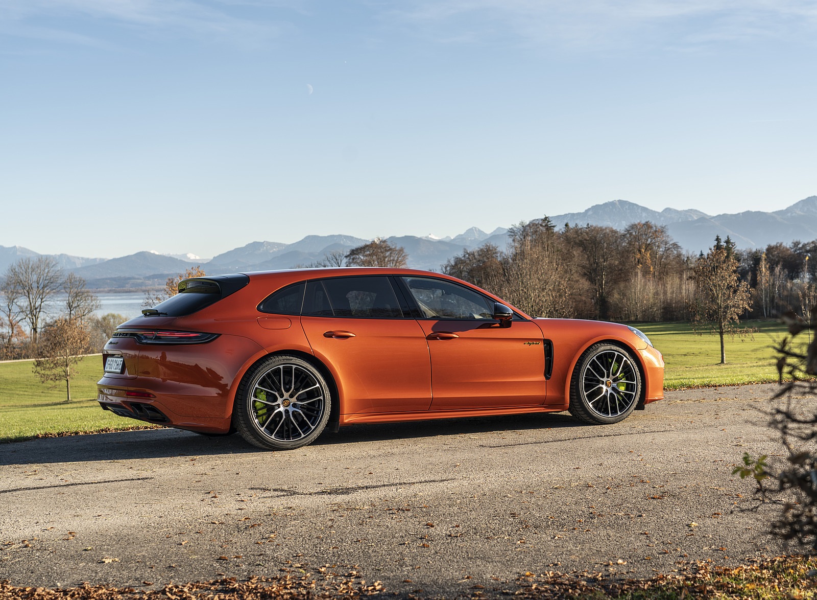 2021 Porsche Panamera 4 E-Hybrid Sport Turismo (Color: Papaya Metallic) Side Wallpapers #26 of 49