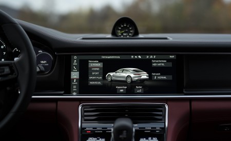 2021 Porsche Panamera Turbo S E-Hybrid (Color: Carrara White Metallic) Central Console Wallpapers  450x275 (58)