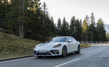 2021 Porsche Panamera Turbo S E-Hybrid (Color: Carrara White Metallic) Front Wallpapers  450x275 (22)