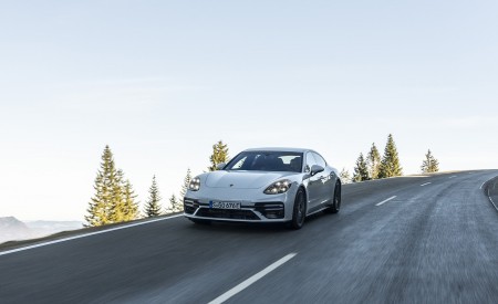 2021 Porsche Panamera Turbo S E-Hybrid (Color: Carrara White Metallic) Front Wallpapers 450x275 (15)