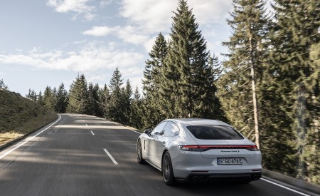 2021 Porsche Panamera Turbo S E-Hybrid (Color: Carrara White Metallic) Rear Three-Quarter Wallpapers 450x275 (11)