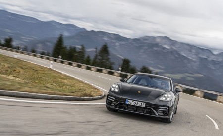 2021 Porsche Panamera Turbo S E-Hybrid Executive (Color: Volcano Grey Metallic) Front Wallpapers 450x275 (7)
