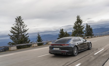 2021 Porsche Panamera Turbo S E-Hybrid Executive (Color: Volcano Grey Metallic) Rear Three-Quarter Wallpapers 450x275 (13)
