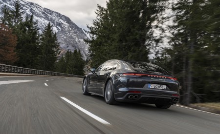 2021 Porsche Panamera Turbo S E-Hybrid Executive (Color: Volcano Grey Metallic) Rear Three-Quarter Wallpapers 450x275 (5)