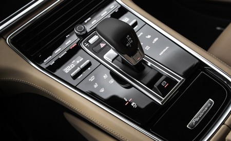 2021 Porsche Panamera Turbo S E-Hybrid Sport Turismo (Color: Night Blue Metallic) Central Console Wallpapers  450x275 (34)