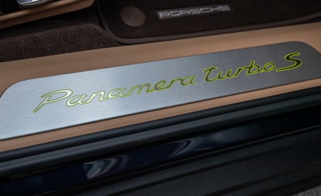 2021 Porsche Panamera Turbo S E-Hybrid Sport Turismo (Color: Night Blue Metallic) Door Sill Wallpapers 450x275 (32)