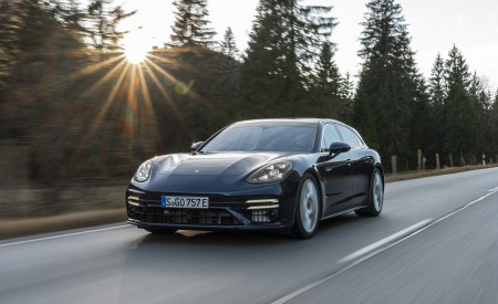 2021 Porsche Panamera Turbo S E-Hybrid Sport Turismo (Color: Night Blue Metallic) Front Three-Quarter Wallpapers 450x275 (14)