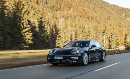 2021 Porsche Panamera Turbo S E-Hybrid Sport Turismo (Color: Night Blue Metallic) Front Three-Quarter Wallpapers 450x275 (16)