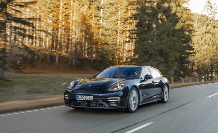 2021 Porsche Panamera Turbo S E-Hybrid Sport Turismo (Color: Night Blue Metallic) Front Three-Quarter Wallpapers 450x275 (17)