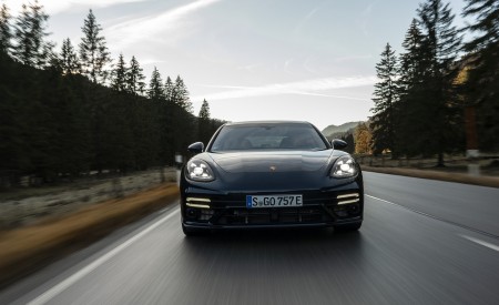 2021 Porsche Panamera Turbo S E-Hybrid Sport Turismo (Color: Night Blue Metallic) Front Wallpapers 450x275 (18)