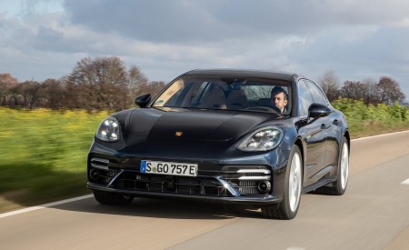 2021 Porsche Panamera Turbo S E-Hybrid Sport Turismo (Color: Night Blue Metallic) Front Wallpapers 450x275 (5)