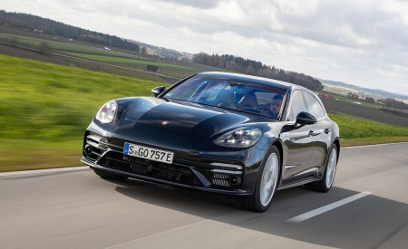 2021 Porsche Panamera Turbo S E-Hybrid Sport Turismo (Color: Night Blue Metallic) Front Wallpapers 450x275 (6)