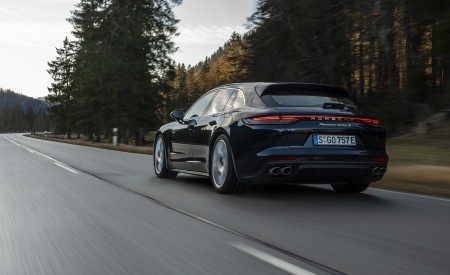 2021 Porsche Panamera Turbo S E-Hybrid Sport Turismo (Color: Night Blue Metallic) Rear Three-Quarter Wallpapers 450x275 (21)