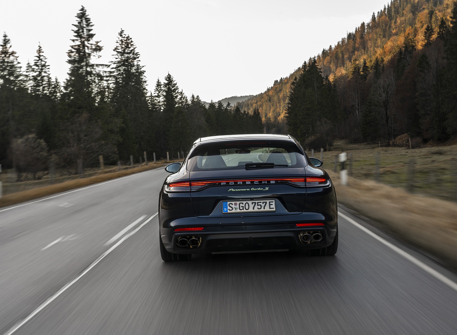 2021 Porsche Panamera Turbo S E-Hybrid Sport Turismo (Color: Night Blue Metallic) Rear Wallpapers (11)
