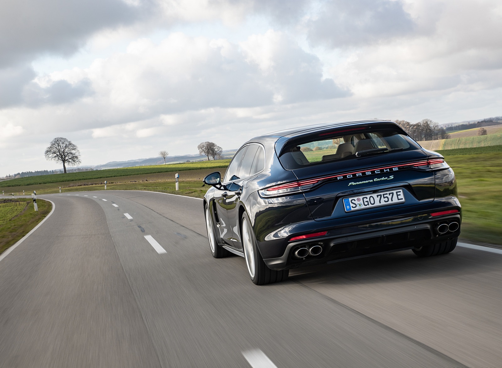 2021 Porsche Panamera Turbo S E-Hybrid Sport Turismo (Color: Night Blue Metallic) Rear Wallpapers (12)