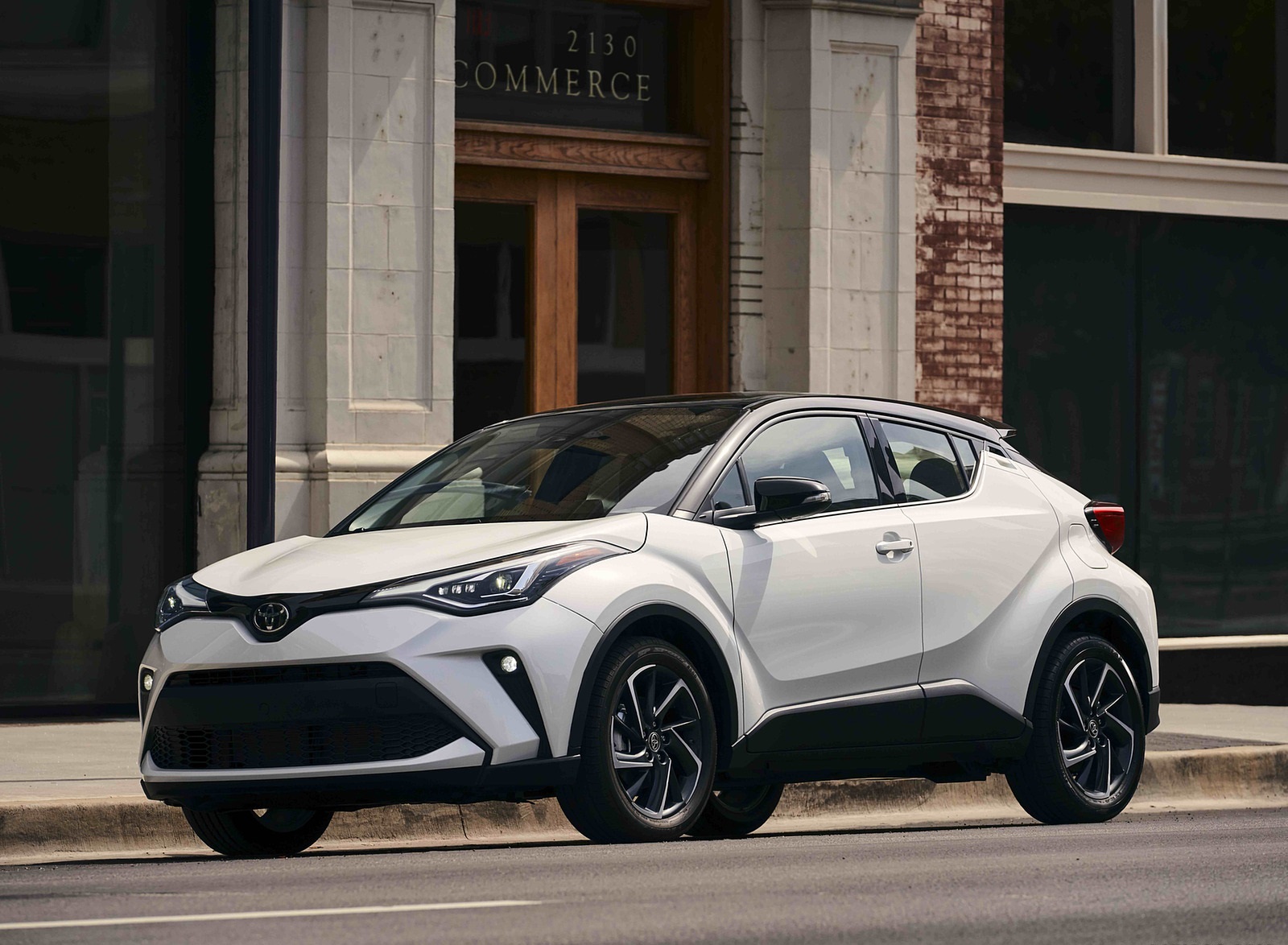 2021 Toyota C-HR Limited (Color: Blizzard White) Front Three-Quarter Wallpapers (11)