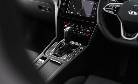 2021 Volkswagen Arteon Shooting Brake (UK-Spec) Central Console Wallpapers 450x275 (90)