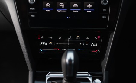 2021 Volkswagen Arteon Shooting Brake (UK-Spec) Central Console Wallpapers 450x275 (87)