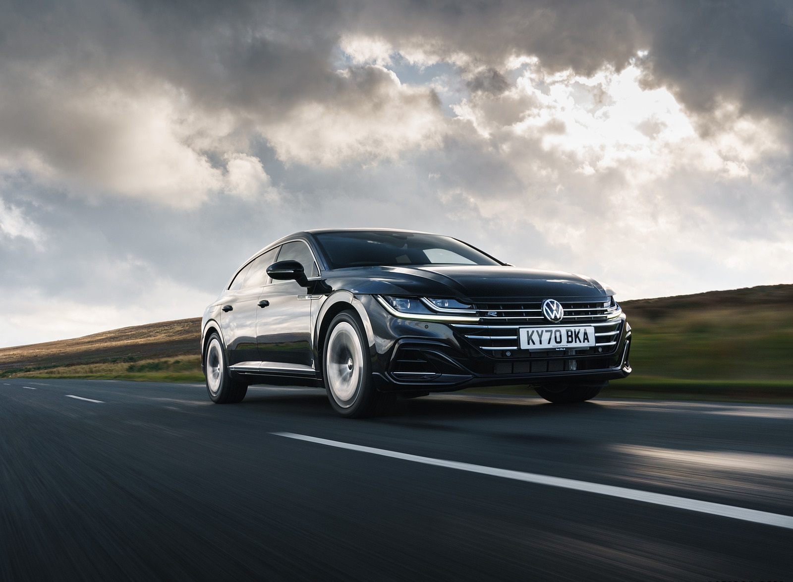 2021 Volkswagen Arteon Shooting Brake (UK-Spec) Front Three-Quarter Wallpapers (15)