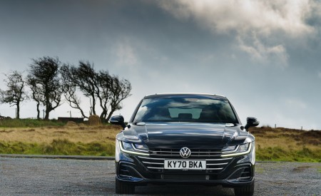 2021 Volkswagen Arteon Shooting Brake (UK-Spec) Front Wallpapers 450x275 (32)