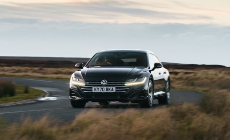 2021 Volkswagen Arteon Shooting Brake (UK-Spec) Front Wallpapers 450x275 (19)