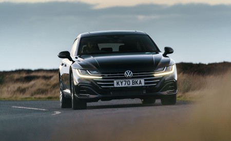 2021 Volkswagen Arteon Shooting Brake (UK-Spec) Front Wallpapers 450x275 (8)