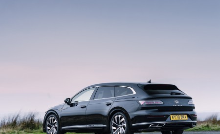 2021 Volkswagen Arteon Shooting Brake (UK-Spec) Rear Three-Quarter Wallpapers  450x275 (36)