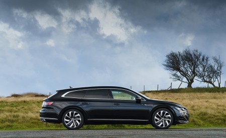 2021 Volkswagen Arteon Shooting Brake (UK-Spec) Side Wallpapers 450x275 (38)