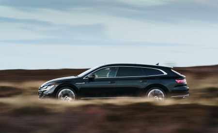 2021 Volkswagen Arteon Shooting Brake (UK-Spec) Side Wallpapers 450x275 (10)