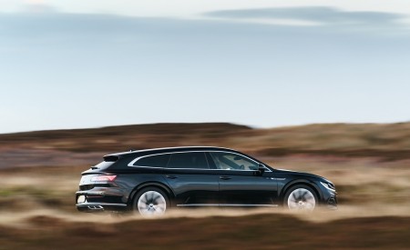 2021 Volkswagen Arteon Shooting Brake (UK-Spec) Side Wallpapers 450x275 (27)