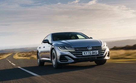2021 Volkswagen Arteon (UK-Spec) Front Three-Quarter Wallpapers 450x275 (27)