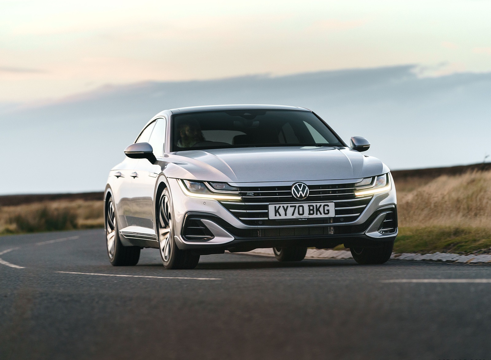2021 Volkswagen Arteon (UK-Spec) Front Wallpapers (5)