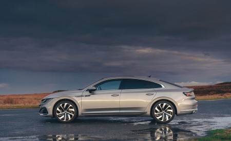2021 Volkswagen Arteon (UK-Spec) Side Wallpapers 450x275 (38)