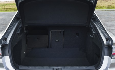 2021 Volkswagen Arteon (UK-Spec) Trunk Wallpapers 450x275 (69)