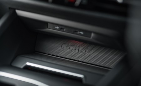 2021 Volkswagen Golf GTI (UK-Spec) Central Console Wallpapers 450x275 (83)